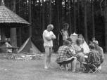 (5/7): Czarna Hańcza - Marian podglądał jak to inni grają w brydża.<br>1982-07