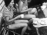 (3/13): Skarlanka - Ala z Ulą - sąsiadką nie tylko namiotową. <br>1983-06