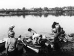 (12/13): Wisła - Obiad na trasie spływu.<br>1983-08
