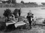 (20/27): Drwęca - w Lubiczu był wózek do kajaków.<br>1988-08