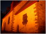 (107/122): Dalekyrkje w Luster - Zaszliśmy tu wieczorem. Trzynastowieczna świątynia z wieloma kamiennymi detalami zrobiła na nas duże wrażenie.<br>2005-08-20