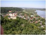 (69/107): Z dawnej zamkowej wieży można podziwiać miasto i rzekę.<br>2008-08-01