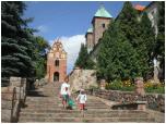 (91/107): Czerwińsk - odwiedziliśmy dawny klasztor górujący nad miasteczkiem.<br>2008-08-07