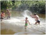 (99/109): Rzeka Liwiec - lato, a jak lato to kąpiele.<br>2012-08-15