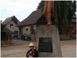 (63/66): Rzeka Biała Hańcza - Kapčiamiestis (dawne Kopciowo), pomnik Emilii Plater.<br>2013-08-15