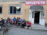 (52/80): Zalegamy pod sklepem<br>2016-07-24