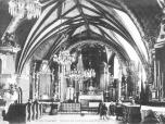 (22/48): Włocławek. Wnętrze kościoła parafialnego.<br>fot. n.n., pocz. XX w. ok. 1913 r.<br>Widok wnętrza nawy i prezbiterium kościoła w kierunku wielkiego ołtarza.